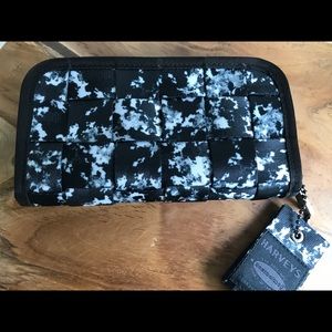Harvey’s Zip Around Wallet